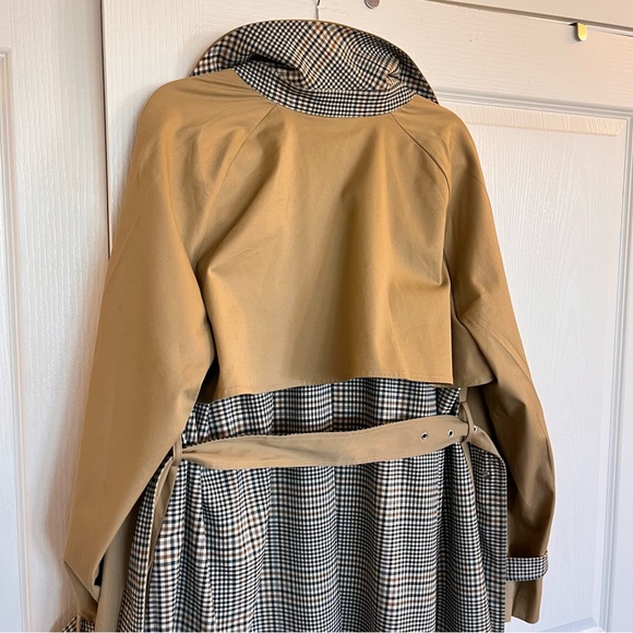 VINTAGE Camel & Plaid Swingy Trench Coat. Pristine condition, watch video - Picture 9 of 9
